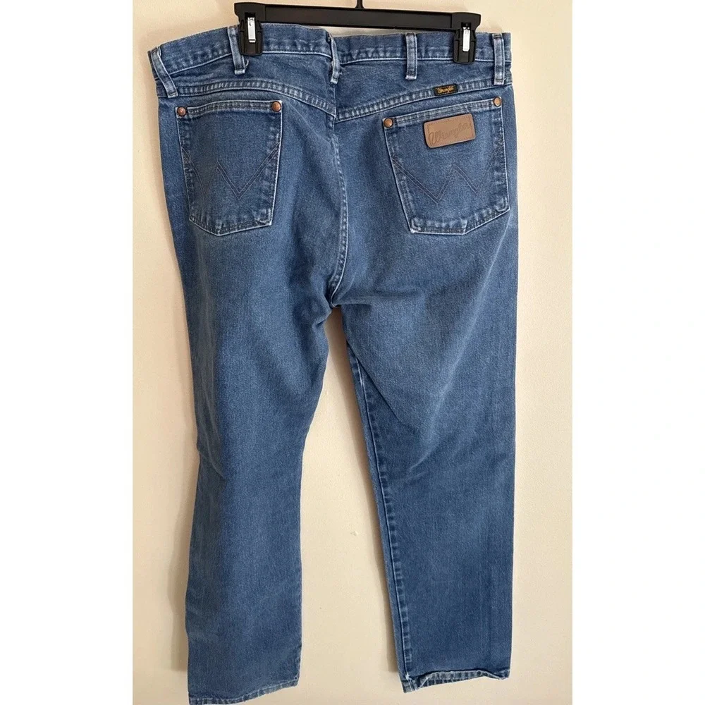 Wrangler Jeans Mens 38x32 Blue Straight 13MWZPW Western Cowboy Adult 100% Cotton